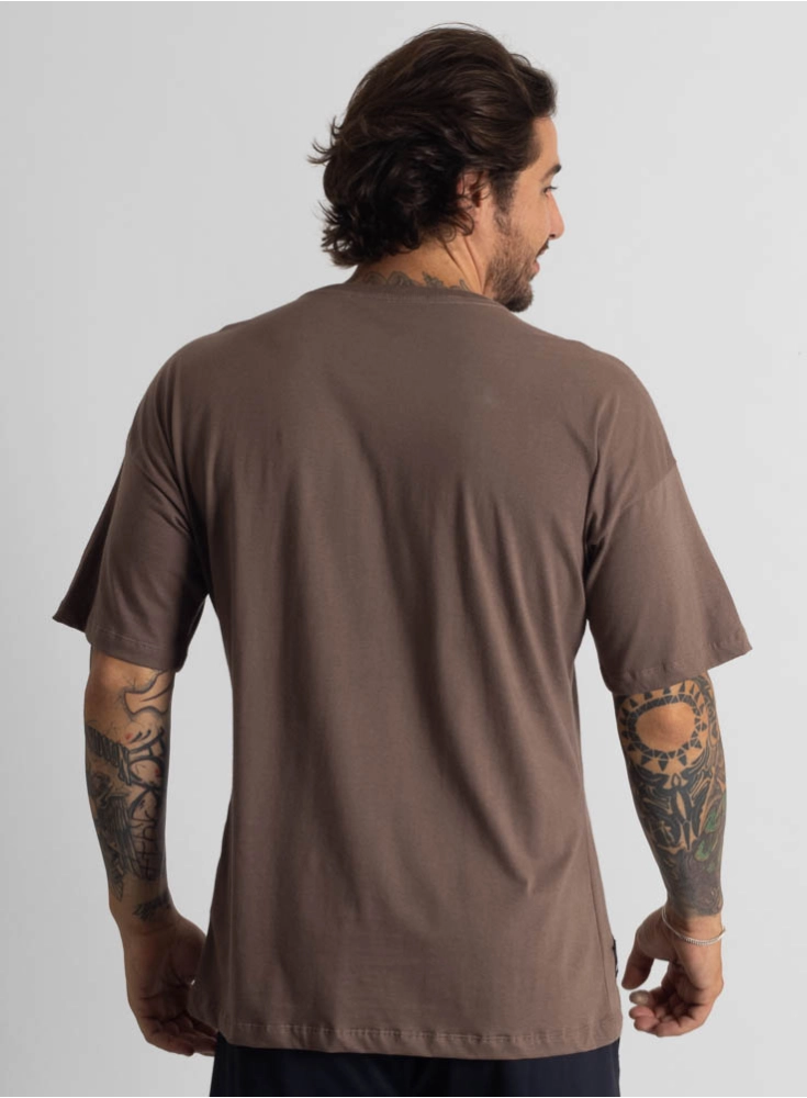 Camiseta Crown Over Graffs Marrom Taupe