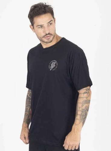 Camiseta Preta Over World Produto Camiseta Preta Over World