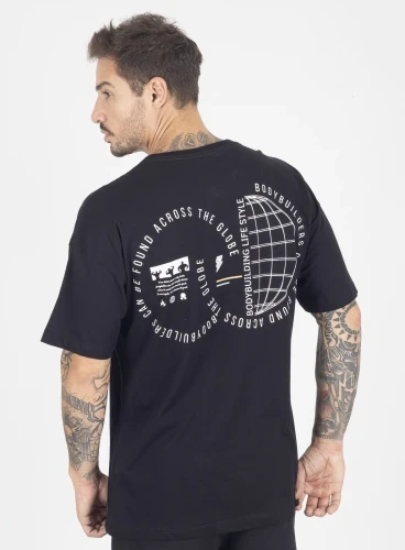 Camiseta Preta Over World